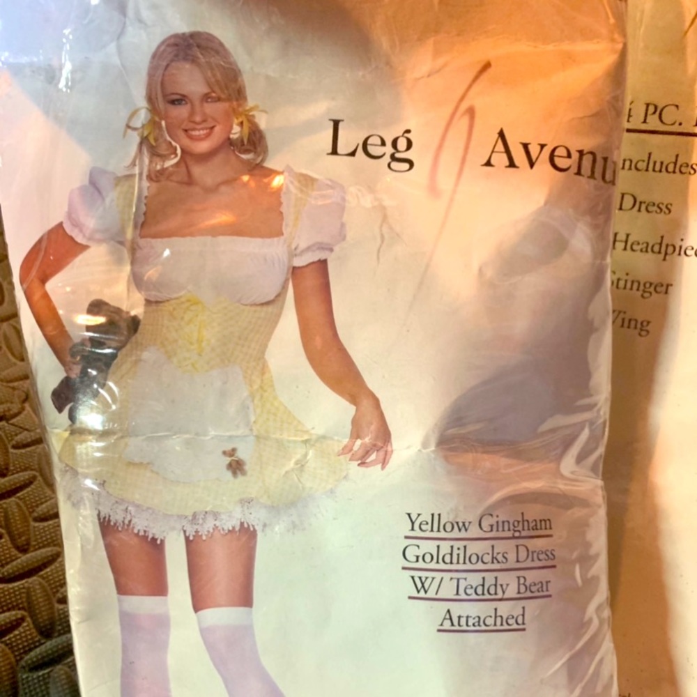 Yellow Goldilocks dress costume